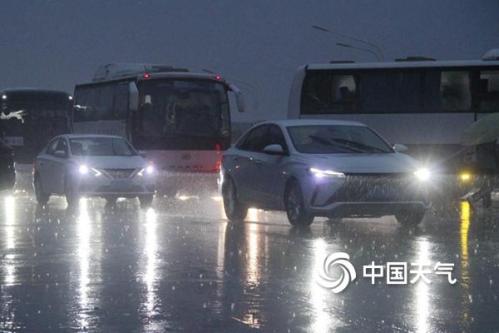 破纪录！山东莒南降下大暴雨 今天中东部降雨持续大风降温将至