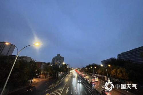 北京今日有小雨雪 并伴有6级左右阵风