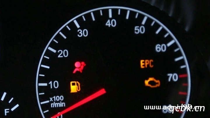 汽车安全气囊灯亮是什么原因